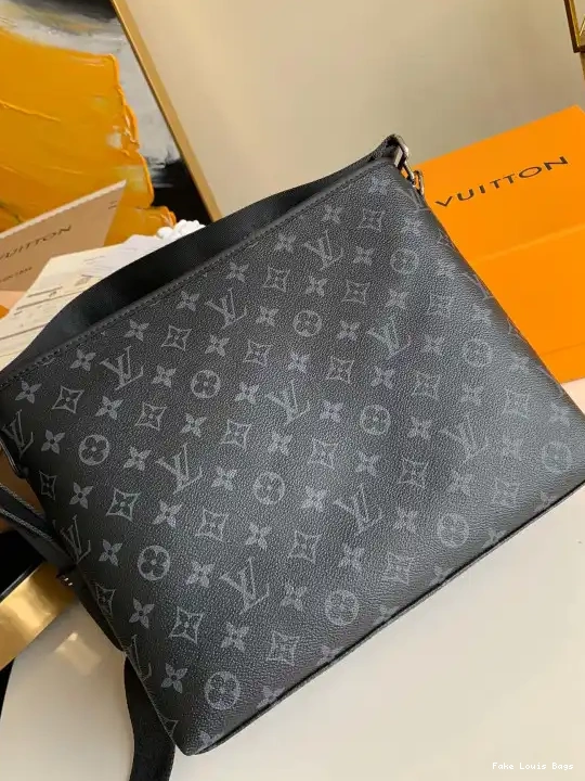 Rep ladies VUITTON LOUIS MESSENGER BAG 0511